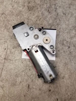 1998 Mercedes-Benz ML320 - Roof Motor - 1638200742 - 149639 Foto 1 de 4