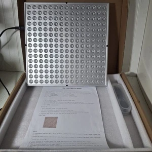 Lámpara terapia de luz roja 12 pulgadas X 12 pulgadas Incluye instrucciones y gafas - Imagen 1 de 6