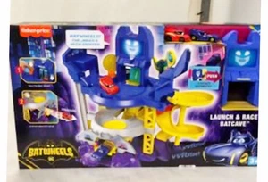 Fisher-Price DC Batwheels Playset Pista da Corsa, Lancio e Corsa Batcaverna con Luce - Foto 1 di 5