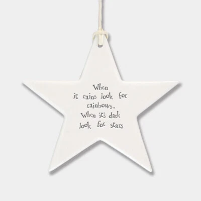 Letrero de placa arco iris estrella colgante de porcelana del este de la India cuando llueva Foto 1 de 2