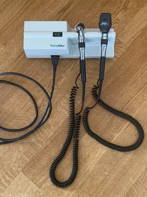 Трансформатор Welch Allyn 767 с офтальмоскопом 11710 и отоскопом 20200 с головками - Изображение 1 из 4