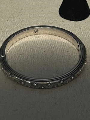 Brazalete Brazalete Brighton Brillante Corazón Plateado Flor Cristal Bisagras Foto 1 de 4