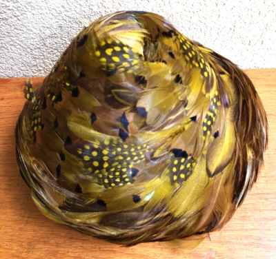 Sombrero de cóctel de plumas vintage para dama en caja original, hecho en EE. UU., c. 1940-50s Foto 1 de 4