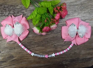 Personalisierter Kinderwagen Charm rosa weiß Schleife & rosa weiße Perlen Doppelclips - Bild 1 von 1