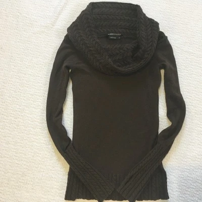 Suéter cuello capucha tejido con cable marrón chocolate BCBGMAXAZRIA para mujer XS Foto 1 de 4
