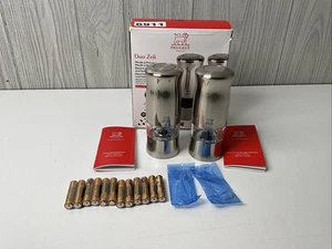 TESTED - BAD BOX - PEUGOT FRANCE DUO ZELI ELECTRIC SALT & PEPPER MILL - Picture 1 of 9