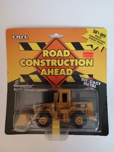 ERTL 1992 #2418 Catepillar CAT 950F Die-Cast Wheel Loader 1:32 Scale Dozer  - Picture 1 of 2