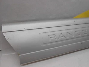 Placa de desgaste de puerta delantera derecha Range Rover OEM CPLA13200AD GA0050 - Imagen 1 de 8