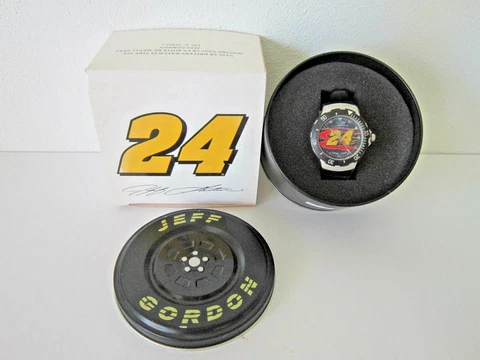 Jeff Gordon Boxed 2004 Nascar Drivers Watch in Tire Tin ~ Never Worn Cover