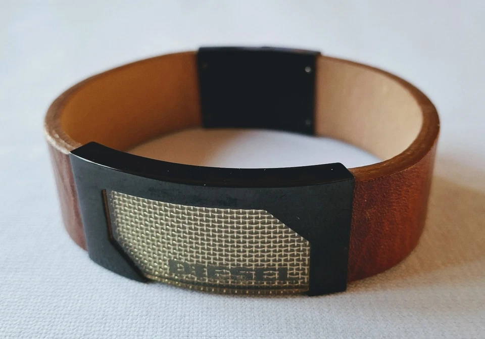 Pulsera Diesel de cuero de acero inoxidable para hombre Foto 1 de 4