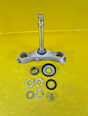 01-03 2001-2003 SUZUKI GSXR 600 INFERIOR TRIPLE ÁRBOL HORQUILLA ABRAZADERA VÁSTAGO STR8 OEM Foto 1 de 4