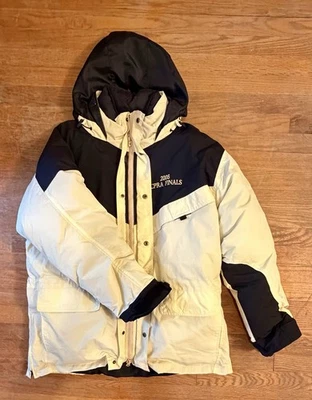 Abrigo Parka Wyoming Traders XL CPRA Logo Extraíble Forro Capucha Cremallera Broches a presión Foto 1 de 4