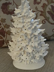 Bisque de árbol de cerámica, acebo, pintura, divertirse kit de luces incluido/no bombillas - Imagen 1 de 3