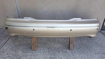 2003-2006 LEXUS LS LS430 TAMPA DE PARA-CHOQUE TRASEIRO FABRICANTE DE EQUIPAMENTO ORIGINAL 52159-50060 LR15 - Imagem 1 de 4