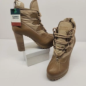 Tommy Hilfiger Womens Leather Tongue Padded Heeled Duck Booties Size 9.5  NWT - Picture 1 of 16