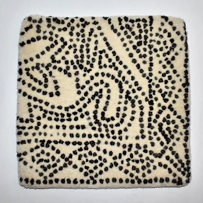 ALFOMBRA PEQUEÑA 13" muestra MIRABELLE — MARFIL casa pequeña casa rodante mascota cámper remache almohadilla lana Foto 1 de 4