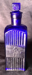 Antike kobaltblaue Giftflasche 1880er Admiralität Krähenfußpfeil 8 oz Vintage - Bild 1 von 7