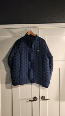 Mountain Hardwear, chaqueta de plumón, azul marino, XL, significa, ligeramente usada  Foto 1 de 4