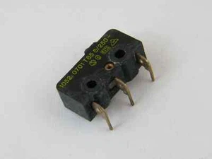 CONF. 100PCS X MARQUARDT 1052.0701 5A 250V MICROSWITCH - Picture 1 of 1