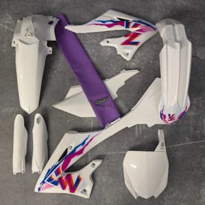 Plásticos + Gráficos + Funda Asiento Yamaha YZ125 YZ250 2022 2023 2024 2025 réplica - Imagen 1 de 9