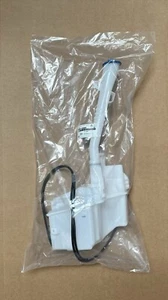 Genuine Windshield Water Reservoir 2022-23-24 Tucson Water Bottle Tank Motor Cap - Picture 1 of 3