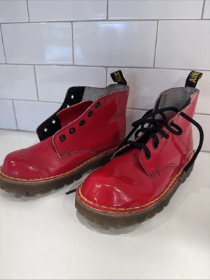 Botas Dr Doc Martens Talla 1 EE. UU. Rojo Charol Delaney Con Cordones De Colección Foto 1 de 4
