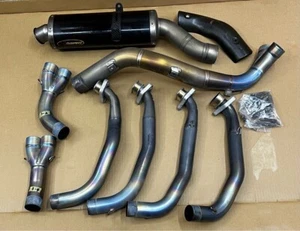 HONDA CBR1000RR SC57 04-05 AKRAPOVIC Titanium Carbon Full Exhaust Muffler - Picture 1 of 8