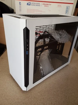 Sliger SM580 Mini-ITX PC Case for 280mm AIOs and 3-slot GPUs (White) - Image 1 of 4