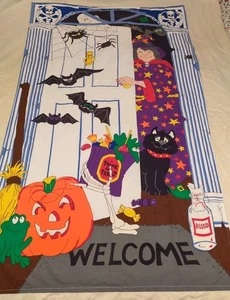 Cranston Print Works Halloween Trick or Treat Hexe Stoff Türdekoration leuchtet - Bild 1 von 18