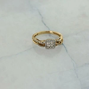 Anillo de compromiso de diamantes de oro amarillo de 10 quilates talla 7 - Imagen 1 de 9