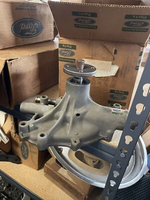 Bomba de agua Ford Mustang 1979 5,0 L 1981 1982 1984 V8 Capri D9ZE NUEVO OEM fundido Foto 1 de 3