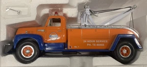 First Gear..1957 International R 200 Tow Truck..1:34..GULF - Picture 1 of 4