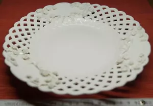 Meissen Schmuckteller d=23,5, 41 3D-Röschen im Rand, 19.Jh. - Bild 1 von 6
