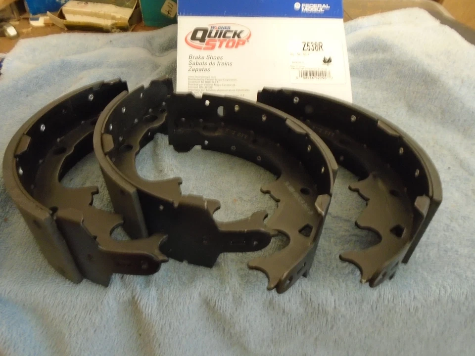 Zapatas de freno de tambor 84-02 Dakota Cheroke TJ Wrangler Chysler Plymouth Wagner Z538R Foto 1 de 2