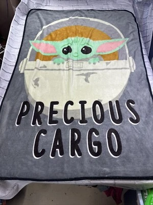 Manta de felpa Star Wars Mandalorian Baby Yoda gris "Precious Cargo" 60x42" Foto 1 de 4