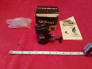 CARRETE DE PESCA DE FUNDICIÓN GIRATORIA DAIWA 9700A - Imagen 1 de 10