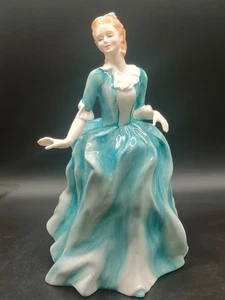 🌸 Royal Doulton Figurine HN3038 – “Yvonne” – 1986 – By Adrian Hughes – 23 cm 🌸 - Picture 1 of 14