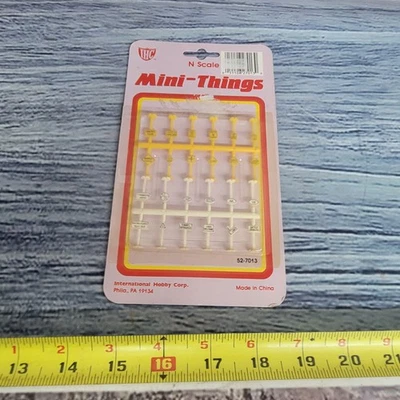 IHC N scale mini things plastic road signs sealed  - Image 1 of 4