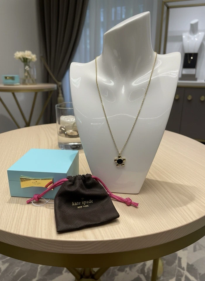 Collar colgante Kate Spade Sunset Flooms flor dorada piedra negra nuevo con etiquetas auténtico Foto 1 de 4