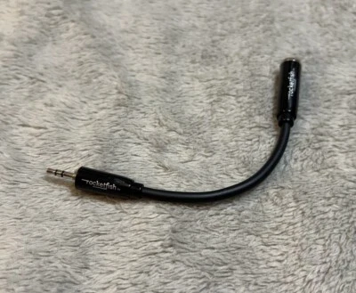 Rocketfish 2.5mm Male to 3.5mm Female Stereo Adapter – Headset / Headphones - Image 1 of 4