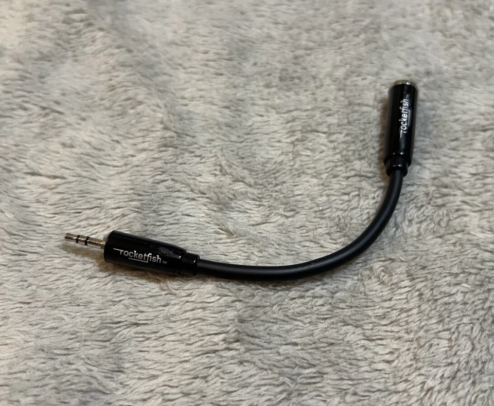 Rocketfish 2.5mm Male to 3.5mm Female Stereo Adapter – Headset / Headphones - Image 1 of 4