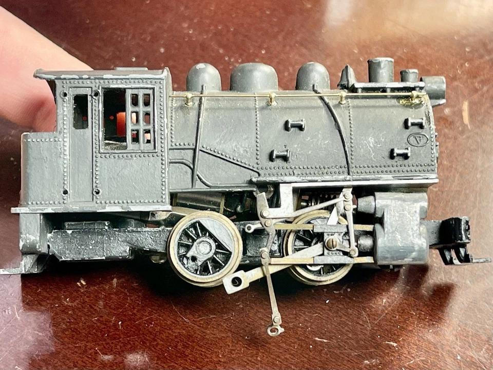 LOCOMOTORA DE VAPOR LIL JOE 0-4-0 con ENGRANAJE DE VÁLVULA DE COLECCIÓN HO VARNEY - PARA REPARACIÓN Foto 1 de 4