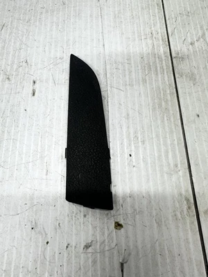 2015-2022 DODGE CHARGER V6 FRONT RIGHT PASSENGER SIDE DOOR HANDLE COVER TRIM B21 - Image 1 of 4