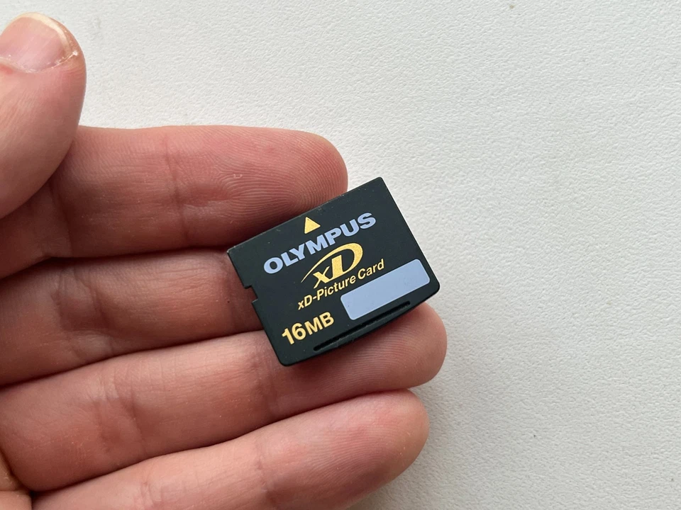 奥林巴斯 16MB xD 图像卡(兼容奥林巴斯和富士胶片)- 已测试 — 第 1/4 张图片
