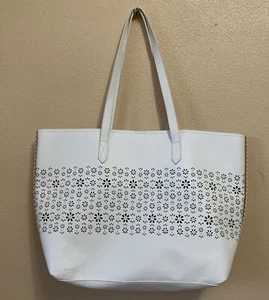Old Navy Large Tote Bag White  Excellent Condition Size 18x12x6 Double Handle - Picture 1 of 12