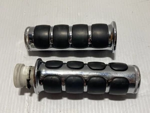 1995 Kawasaki Zx1100 Throttle Sleeve And Grips - Picture 1 of 11