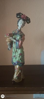 estatuetas chinesas antigas de porcelana - Imagem 1 de 4
