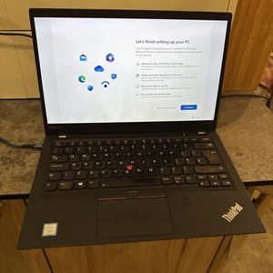 Lenovo ThinkPad X1 Carbon 5th - i5 - 8GB RAM - 256GB SSD - Picture 1 of 13
