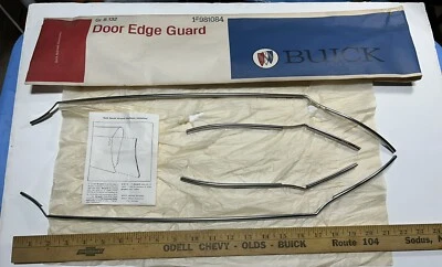 Nuevo de Lote Antiguo GM 1966 BUICK Skylark, Especial con Kit de Protección de Borde de Puerta de 4 Puertas #981084 Foto 1 de 4