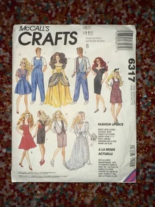 Patrón artesanal vintage McCalls 6317 para muñecas Barbie NUEVO sin cortar - Imagen 1 de 3
